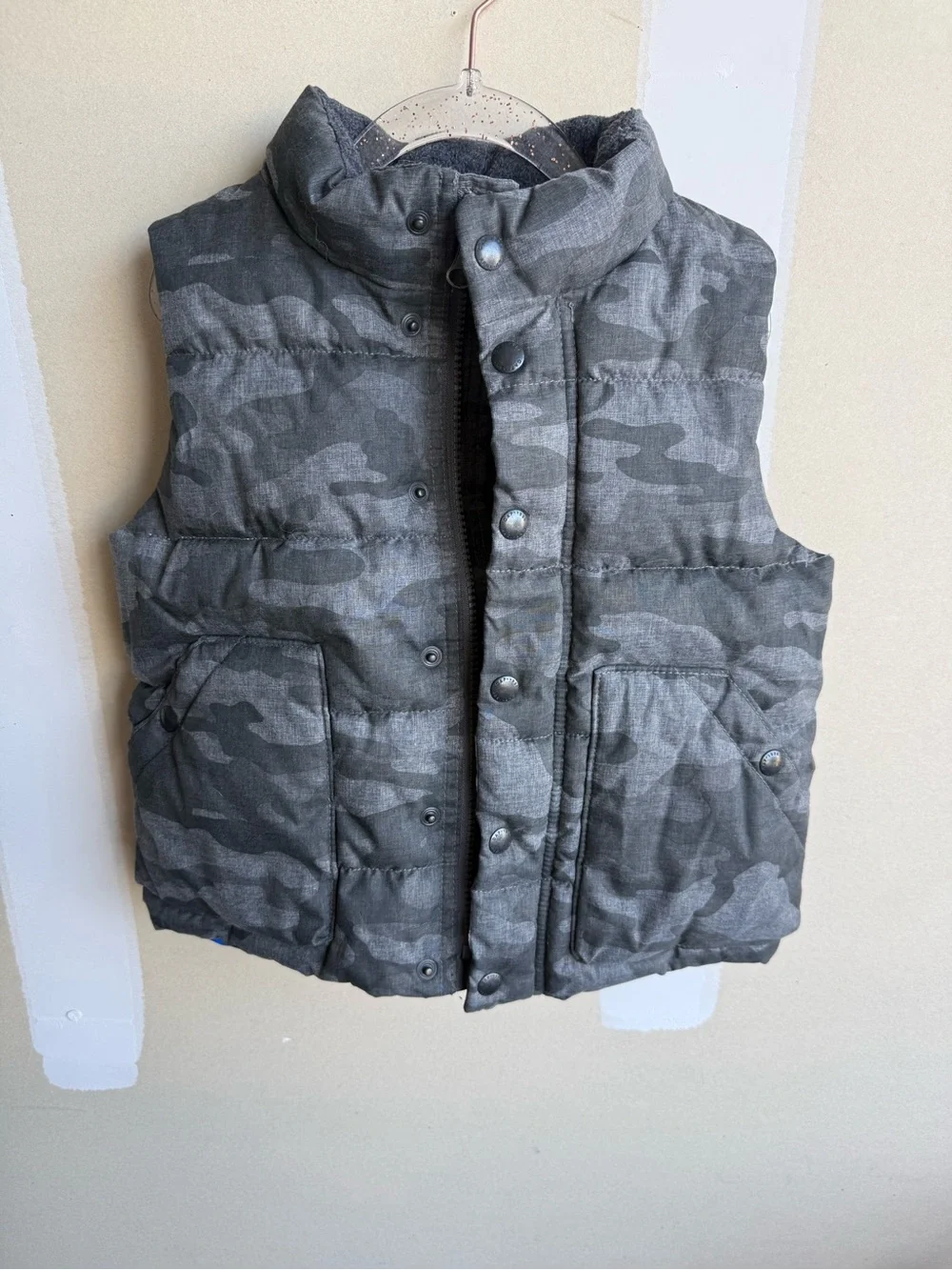 GAP Kids Gray Camouflage Puffer Vest